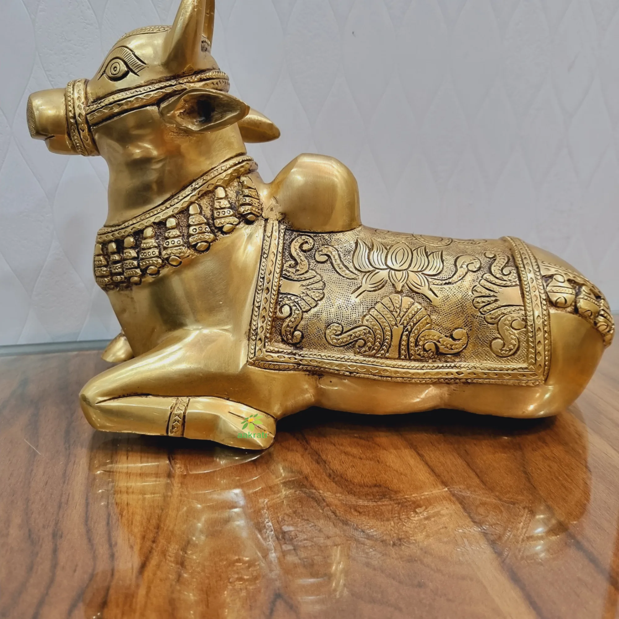 Aakrati Traditional Brass Nandi Murti - Symbol of Strength Nandi Figurine Temple Decor (Yellow, 8.5)