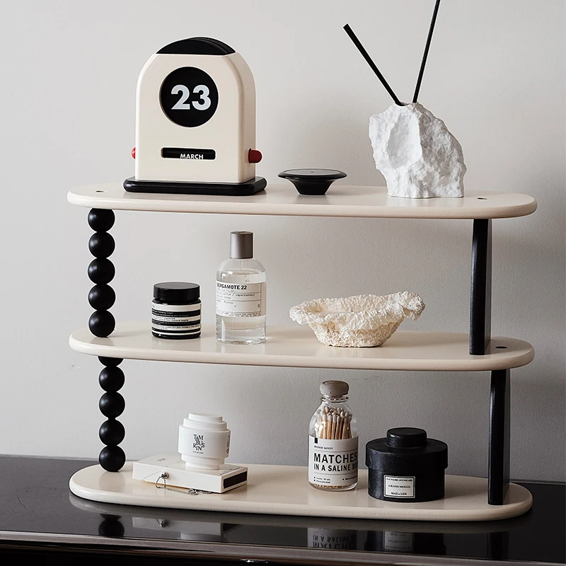 The wooden desk calendar can be customized in stock