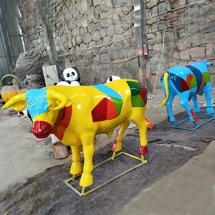 Fiberglass Cow Sculpture Outdoor Decoration Life Size Bull Statue Customs Decoration Statue Any Size for Sale