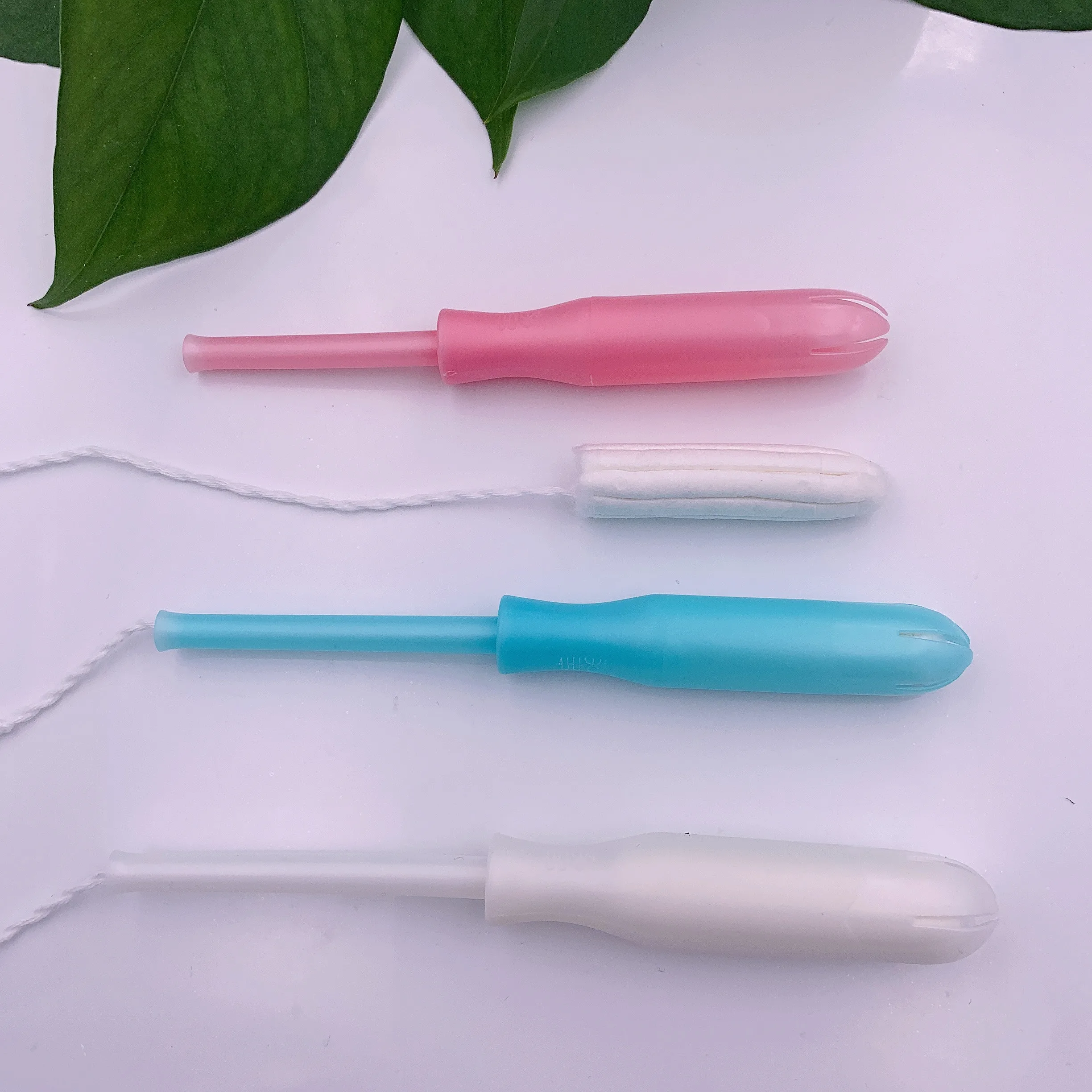 Factory direct supply vaginal cleaning encreur custom logo free soft plastic applicator tampon organic tampons