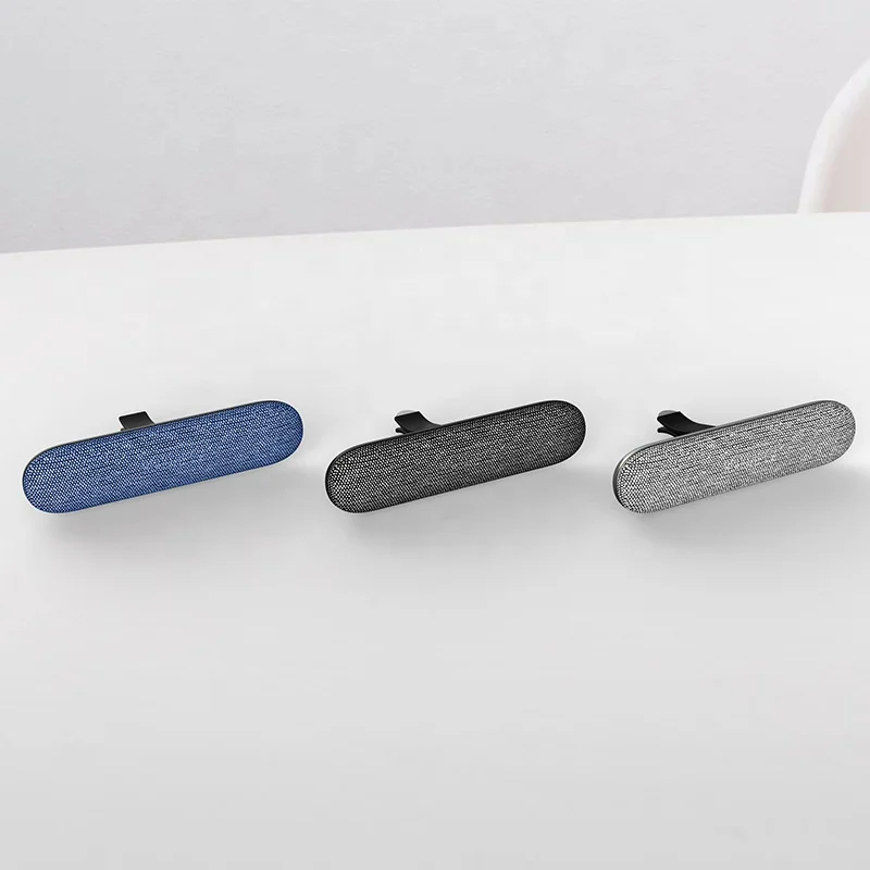 
2019 Hot Car - mounted air purifier anionic aromatherapy air freshener clip car fragrance 