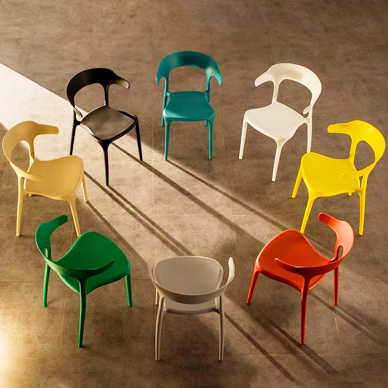 Factory Directly Wholesale Living Room Restaurant Cafe Stackable PP Morden Plastic Dining Chairs