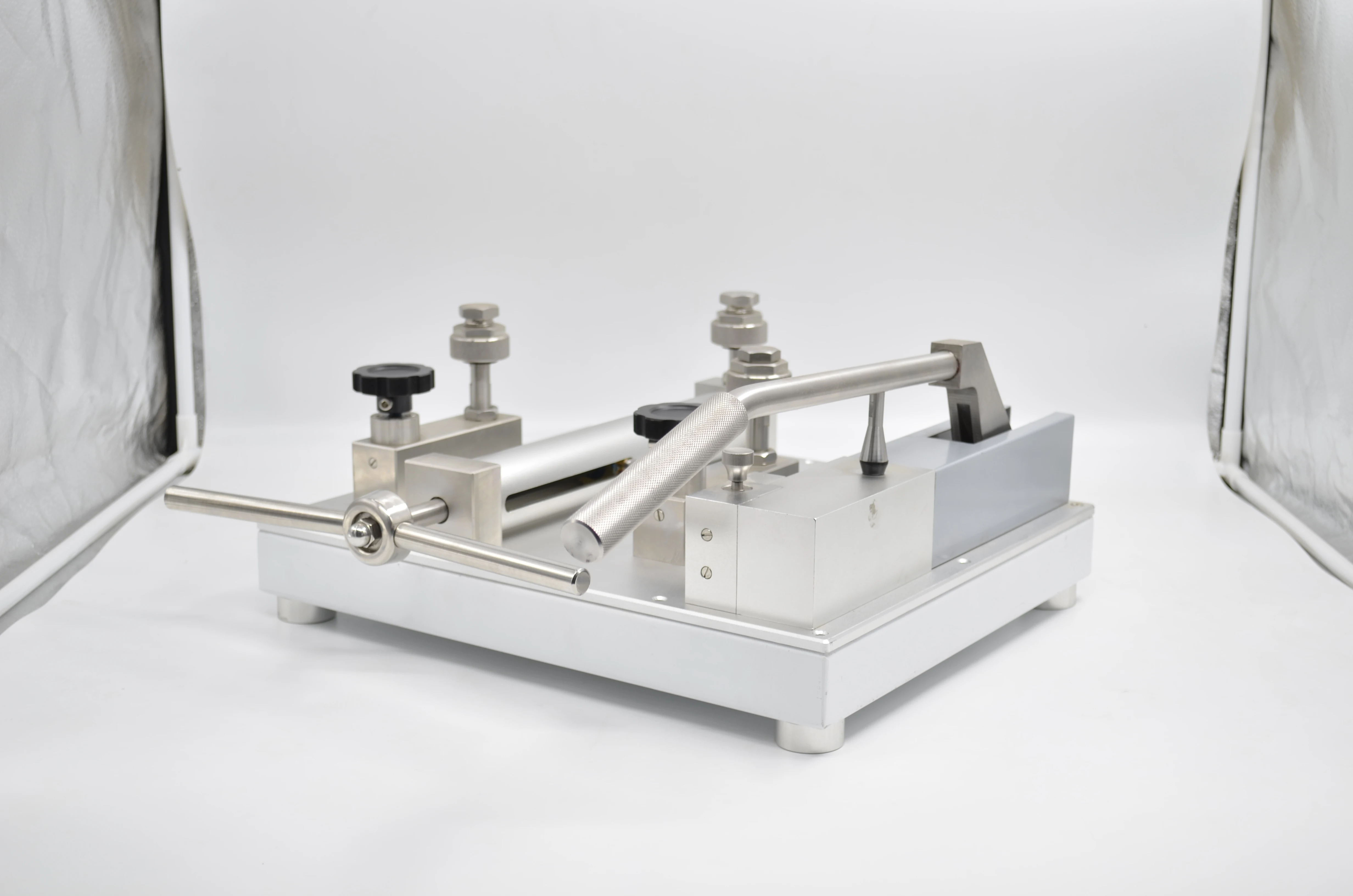 HS721 bench type Pneumatic Pressure Calibration Comparator