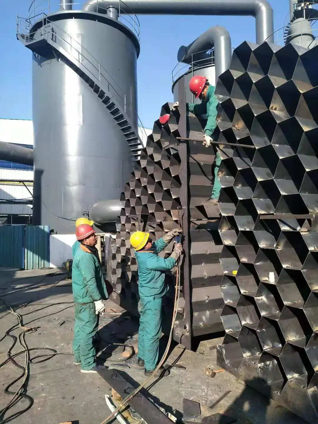 Electric tar dust collector in coking industry