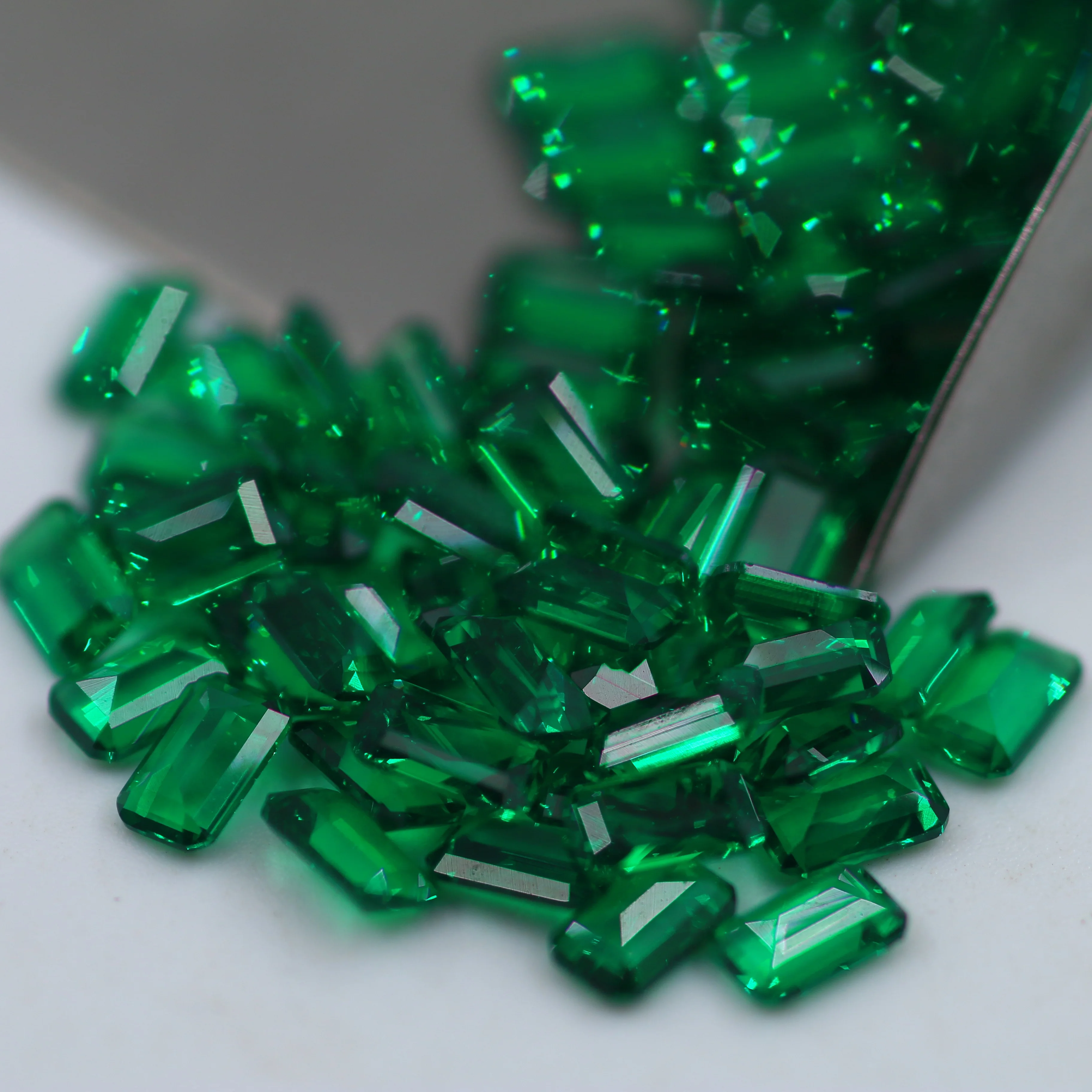 Custom High Quality Popular Loose Green Nano Gemstone Emerald Cut Green Nano