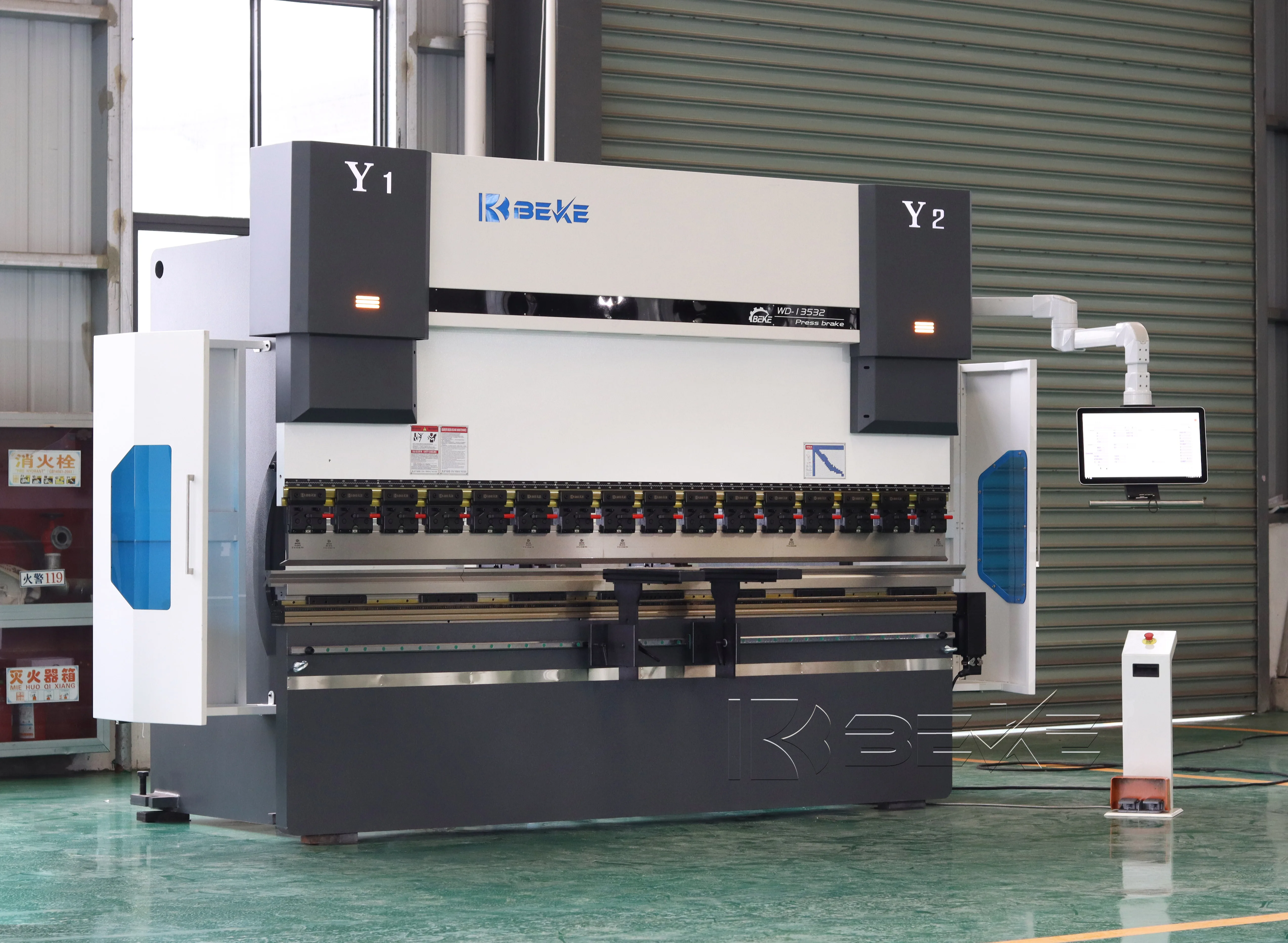 ESA S875 135T3200 cnc press brake bending machine