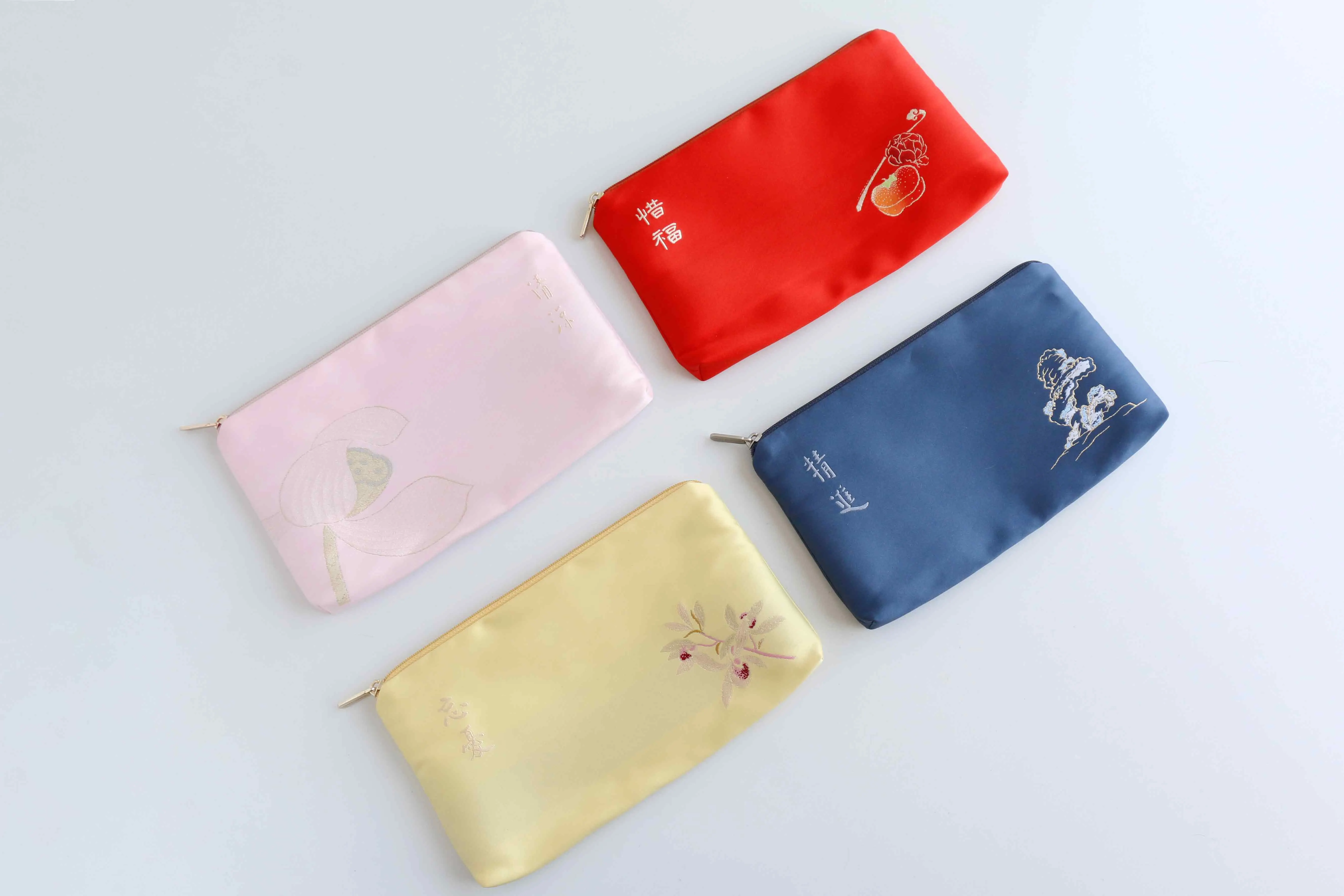National Style Embroidered Flower Pattern New Wallet Women silk Purse Female Clutch Zipper Purses Phone Purse Carteras