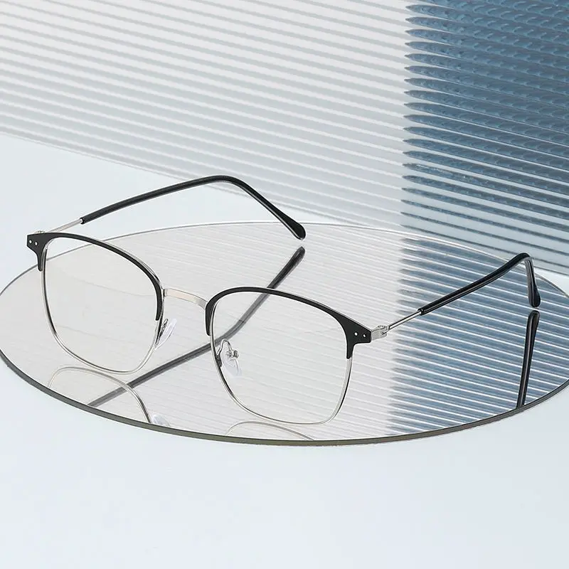 Fashion Creative Designer Anti Blue Light Glasses Photochromic Glasses Color Changing Eyeglasses Blue Light Blocking Glasses