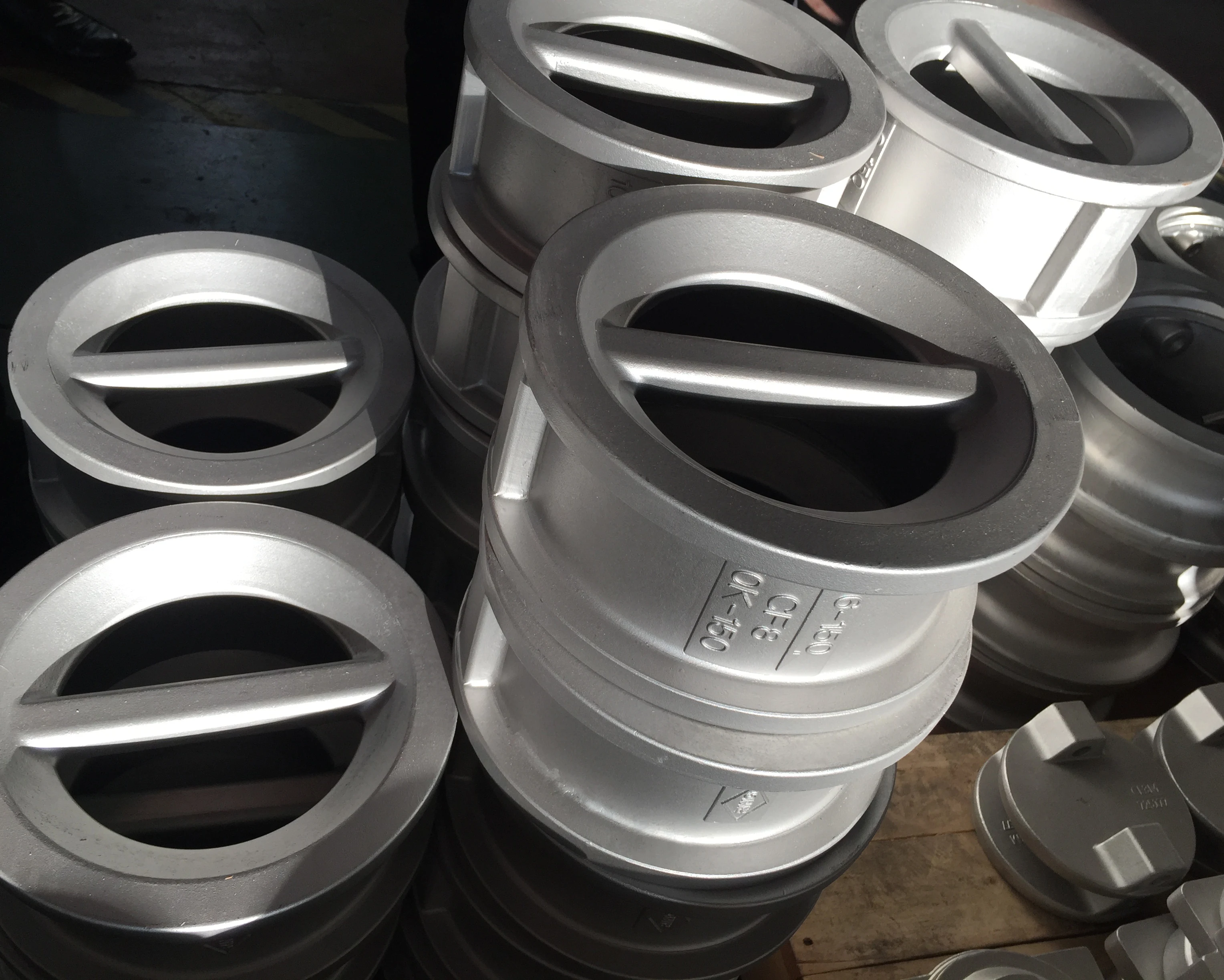 investment ggg40 a494 cy40 hydraulic gate globe ball butterfly valve body castings