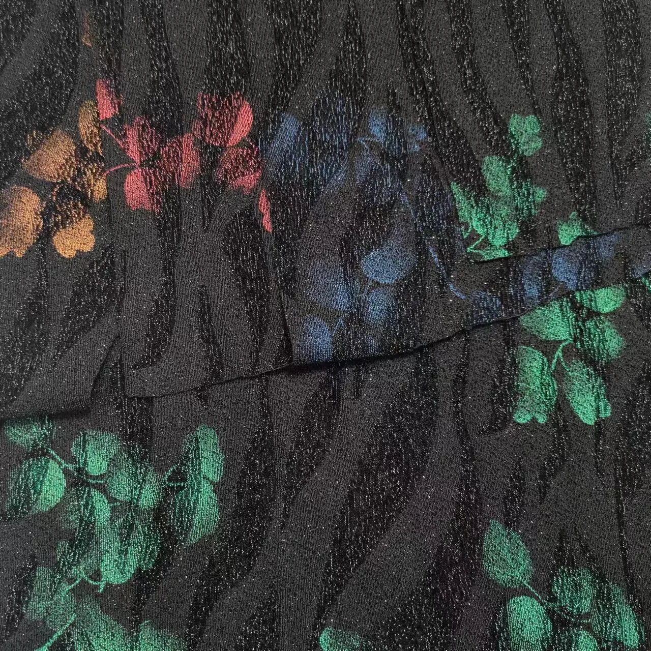 Hejin Wholesale Custom Black Green Soft Stretch Polyester Printed Knitted Pearl Powder Poly Lurex Jacquard Fabric for Clothing