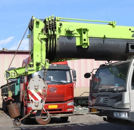 Low fuel consumption 2020   Telescopic Crane Truck 50 Ton Chinese Truck Crane Hydraulic Mobile Crane