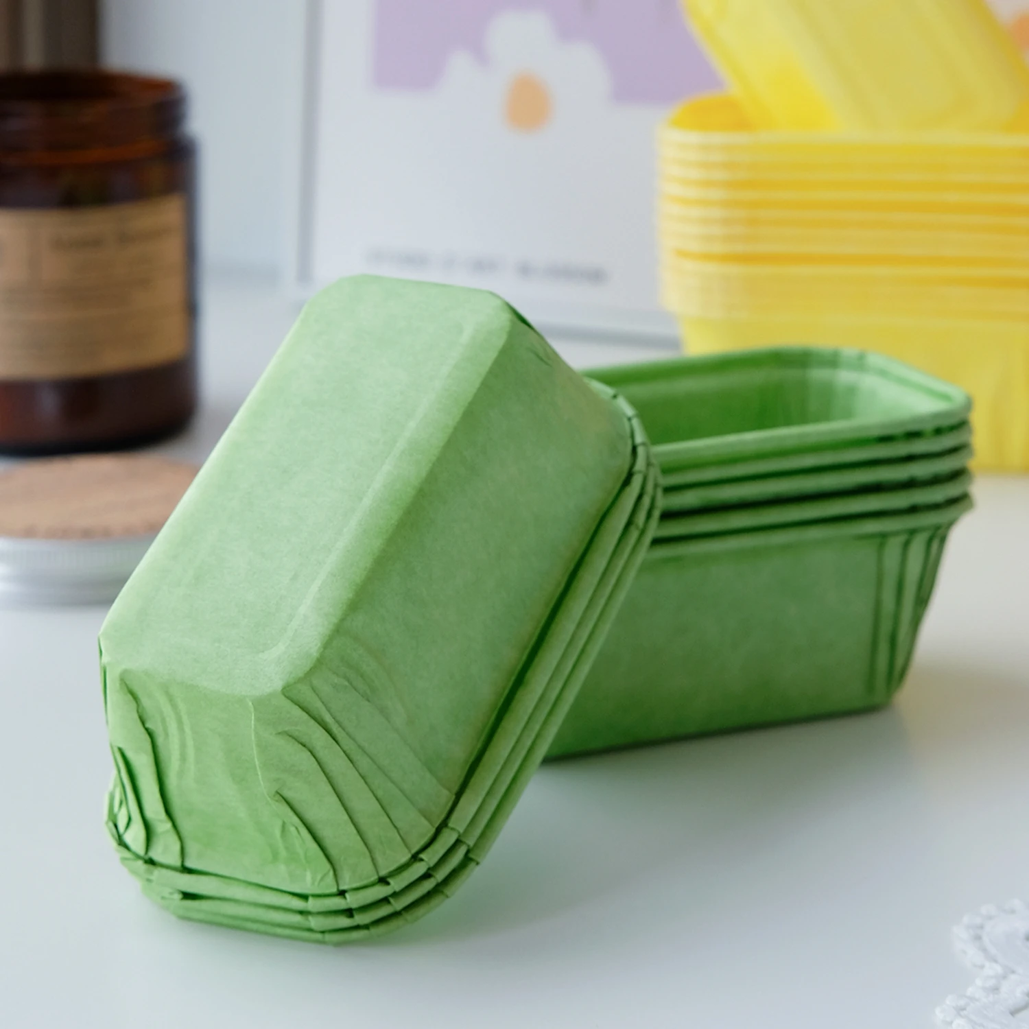 Factory Wholesale Disposable Muffin Cake Paper Baking Cups High Quality Greaseproof Paper Cupcake Liners Paper Baking Pans Mould