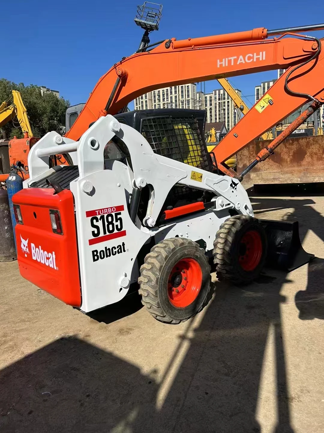 Оптовая продажа оригинальная б/у bobcat погрузчик S185 в Шанхайский двор