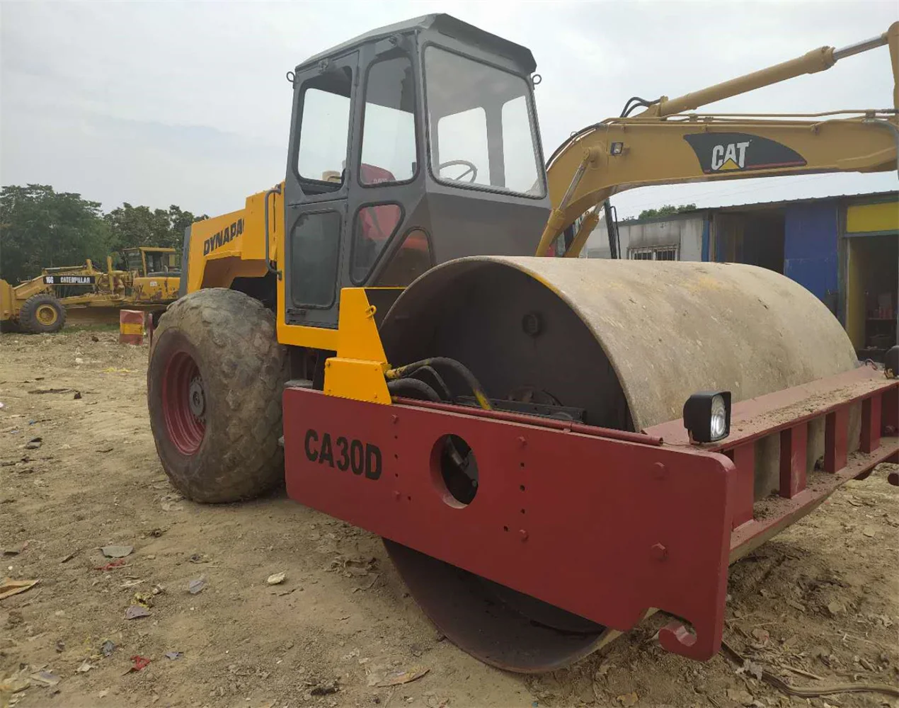  Подержанный дорожный каток Dynapac CA30D 15 тонн уплотнитель