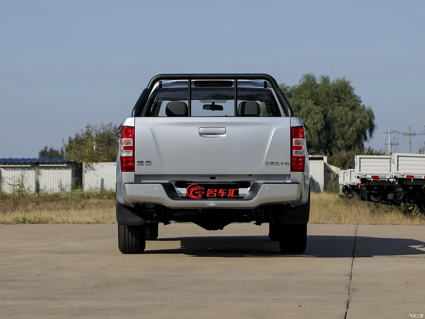JIANGXI ISUZU RUIMAI EURO 6 PIKCUP TRUCK 2.8T 120 HP L4 front-rear-drive diesel Mini Trucks made in china