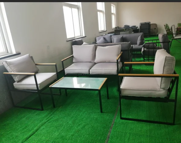 2019 новый стиль стол и стул с подушкой металлический стол уличная мебель подлокотник с пластиковой деревянной отделкой