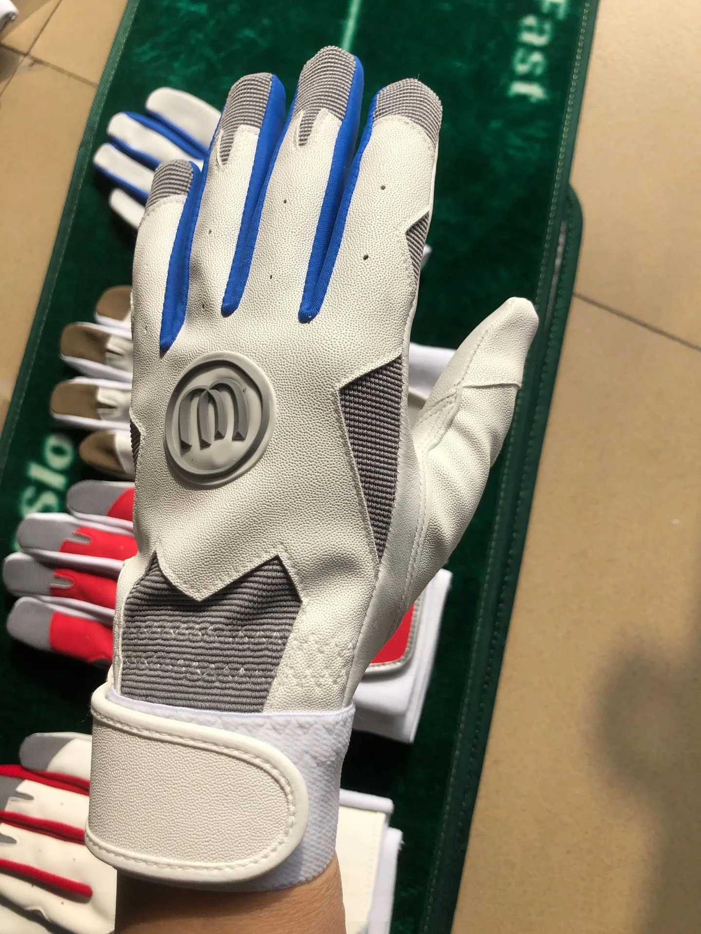 Custom Youth and Adult Softball Baseball Batting Gloves With Sheep Skin Palm