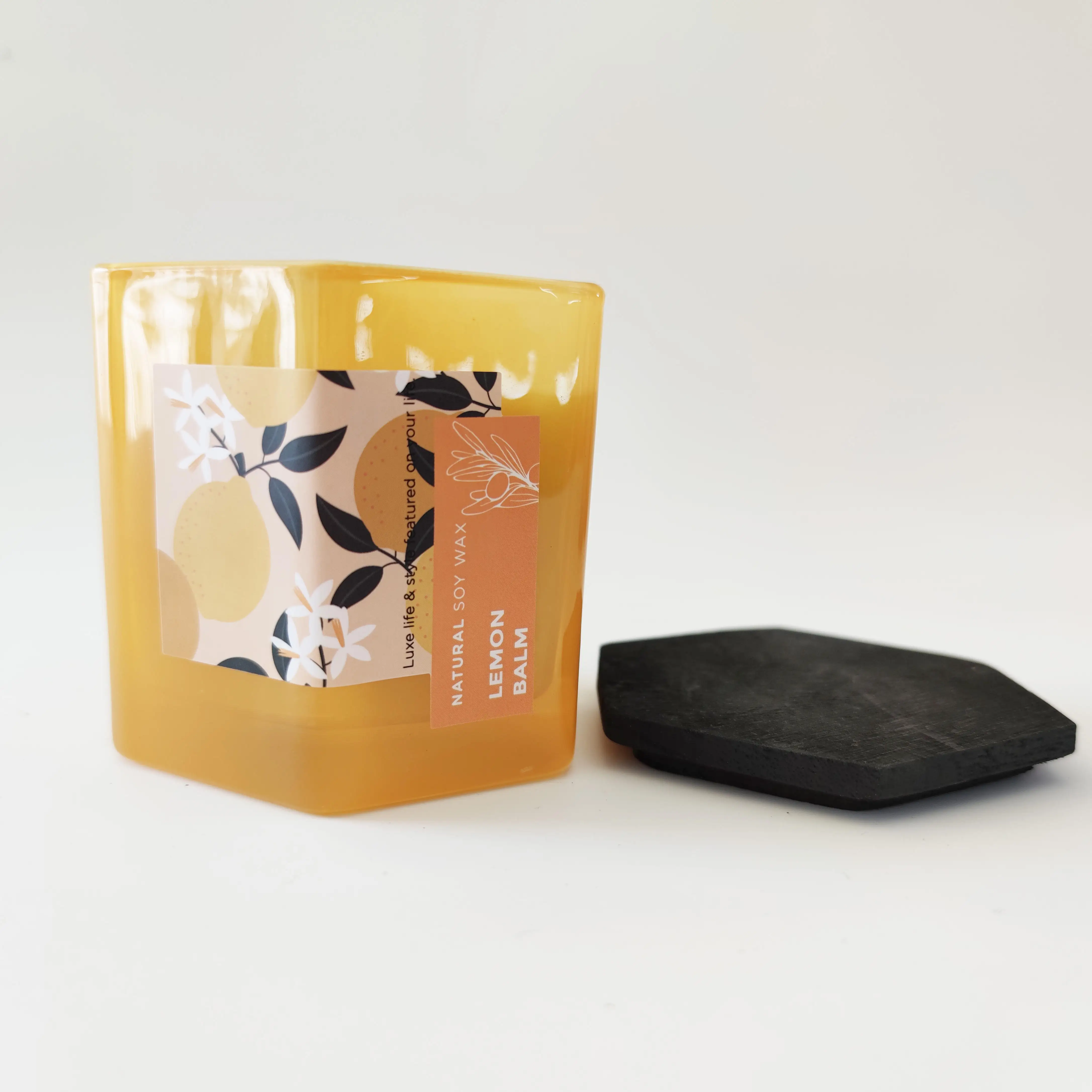 Customized Private Label Scented Candles Glass Jar Soy Wax Candles With Wood Lid For Home Garden Wedding Parties Birthday