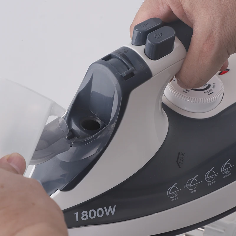 Ningbo Huanhai Electric iron intelligent temperature control pressurized flat ironing spray two-in-one steam handheld household