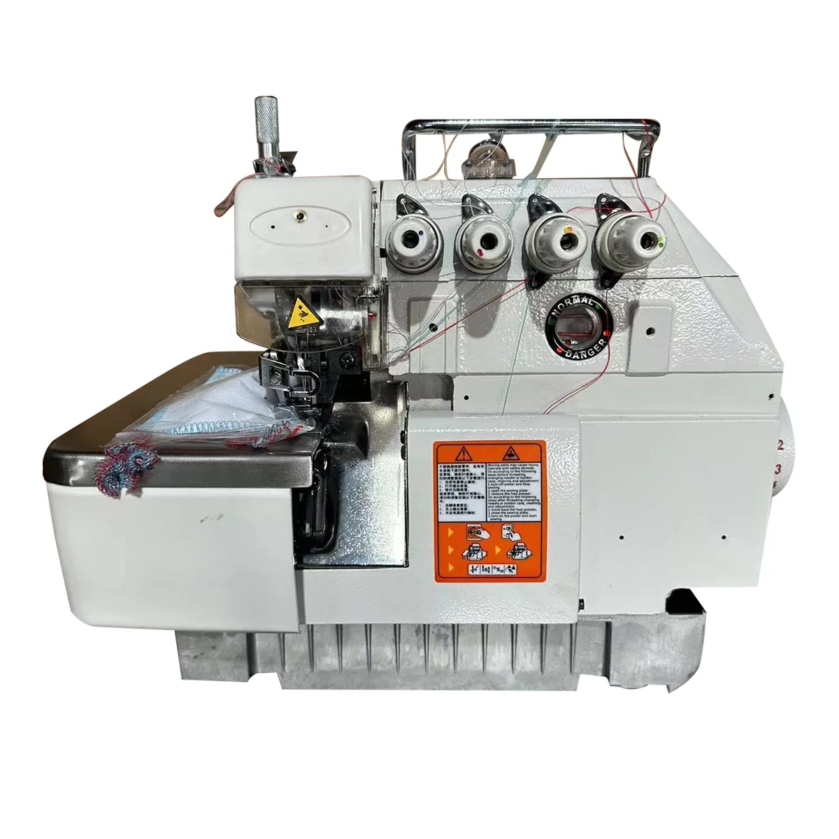 QK-747 cheap price 747 model Servo motor belt 4 thread overlock sewing machine industrial