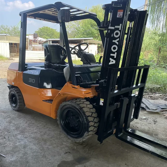 Durable Handling Machinery Manual Transmission diesel 3ton Mini Small Forklift Trucks Toyota Brand Montacargas for Sale