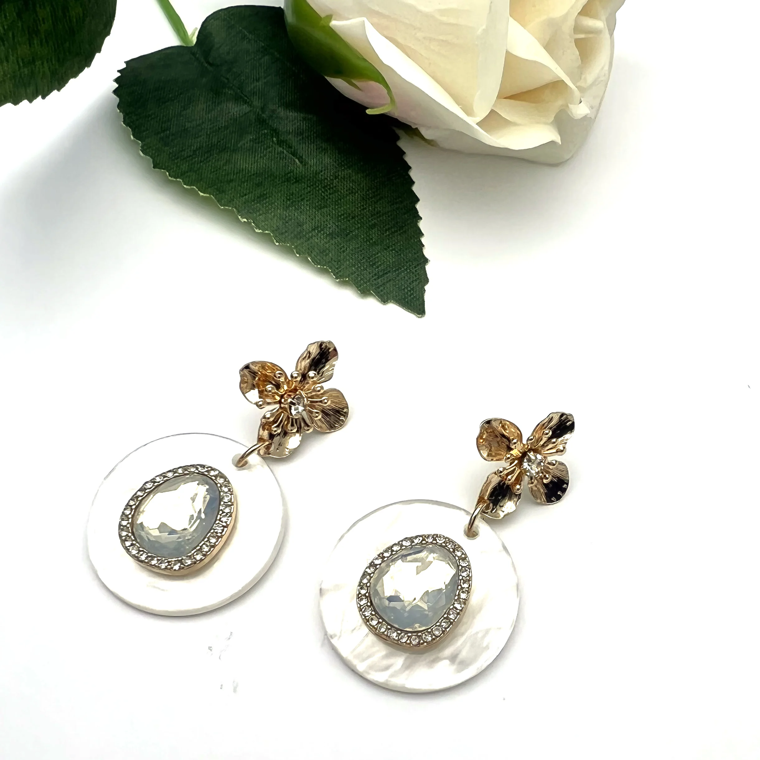 2022 fashional new style flower with glass round white Acetate plate drop earring for women