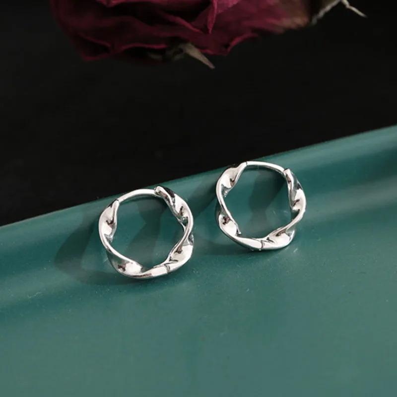 925 Sterling Silver Hot Sale Korean Twisted Earrings Simple Temperament Exquisite Semale Sexy Jewelry