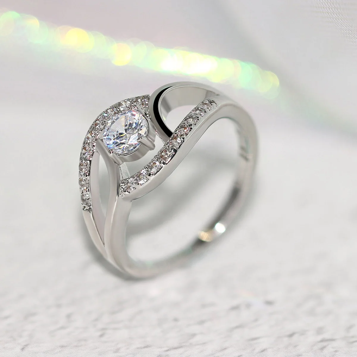 Affordable Stock Products 18K White Gold Plated 4.5mm Cubic Zirconia Marriage Wedding Ring R508