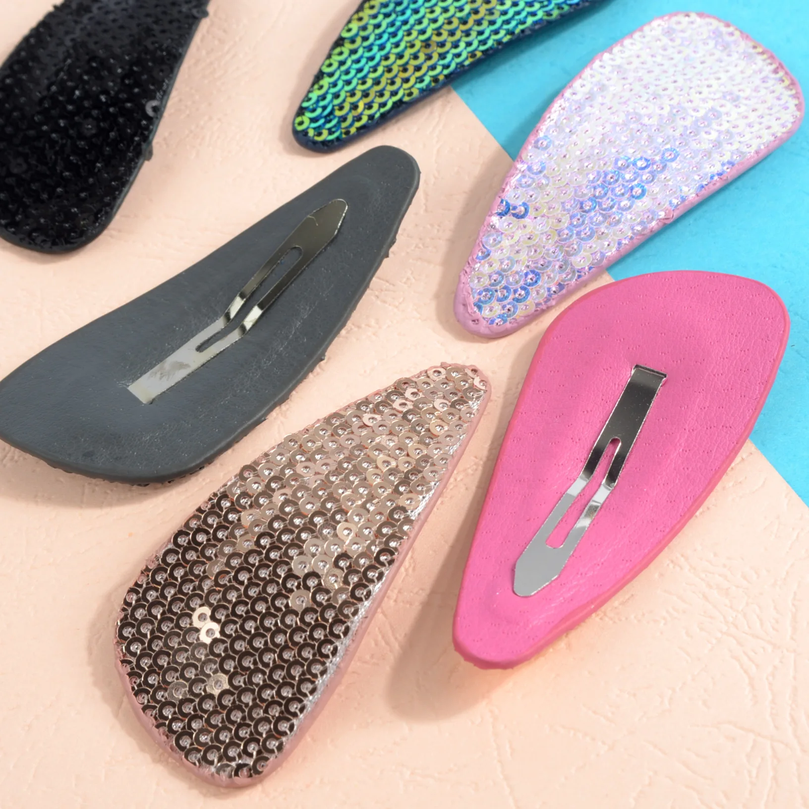 Europe America Sweet Style Diagonal Triangle Sequin Hair Clip Laser Shining BB Hairclip for Girls