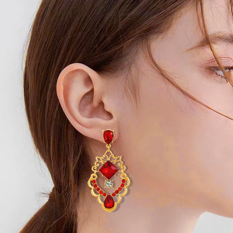 Wholesale Vintage Fashion Gold Tone Rhinestone Dangle Earrings for Women