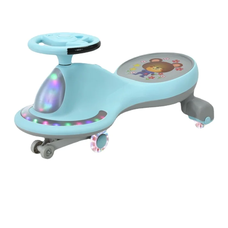 Детская игрушечная машинка