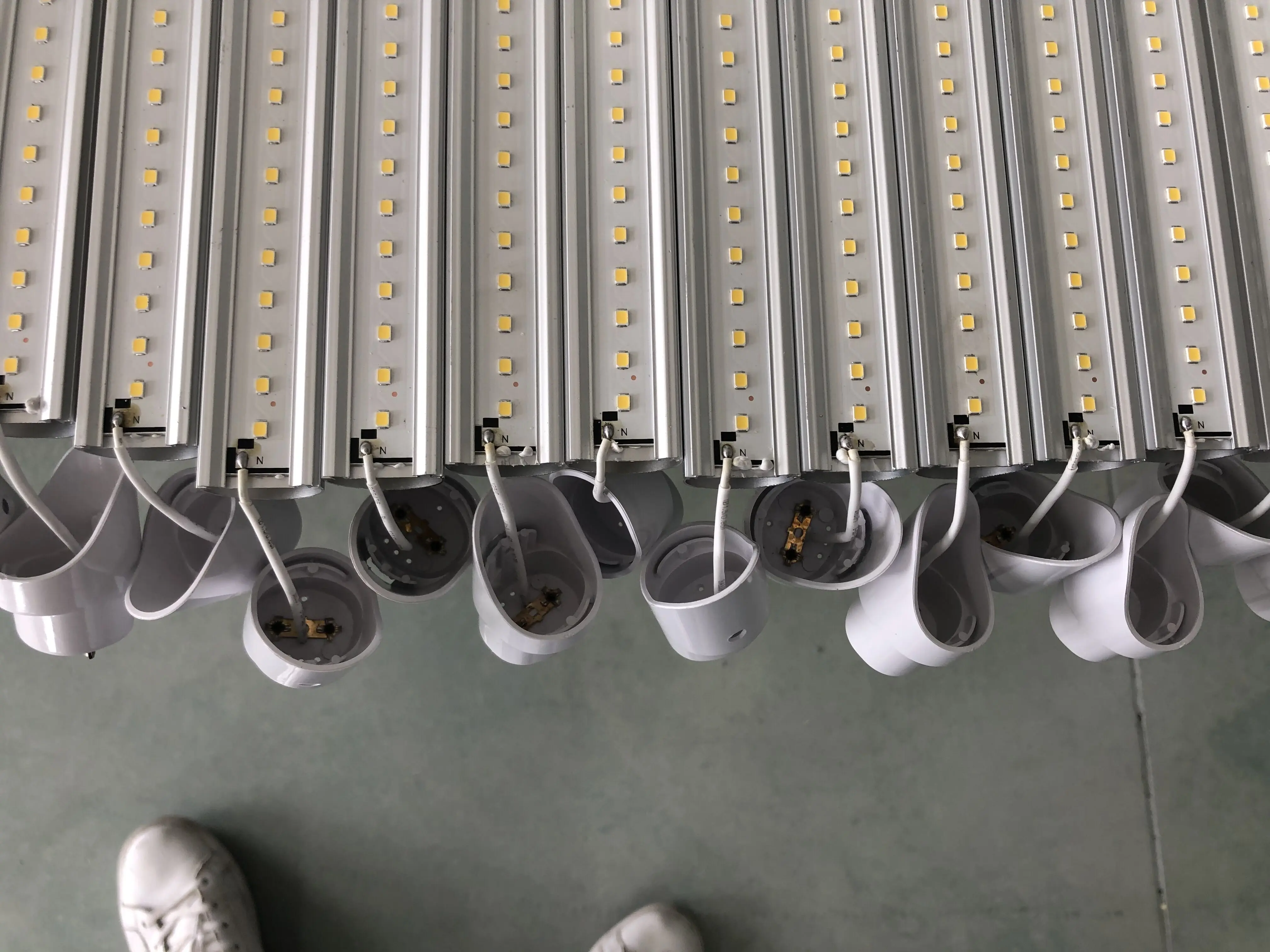 microwave sensor led bulb light 1200mm motion sensor t8 led tube light 18w  dimmable