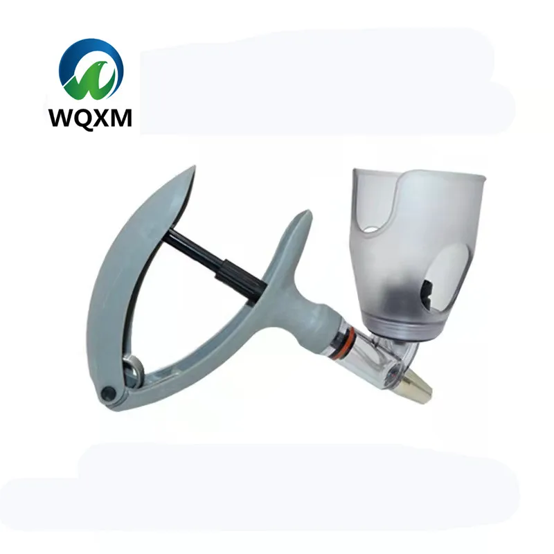  Factory Price Veterinary 1ml/2ml /5ml Continuous Animal Injection Gun Plastic Poultry Vaccine Syringe with bottle for