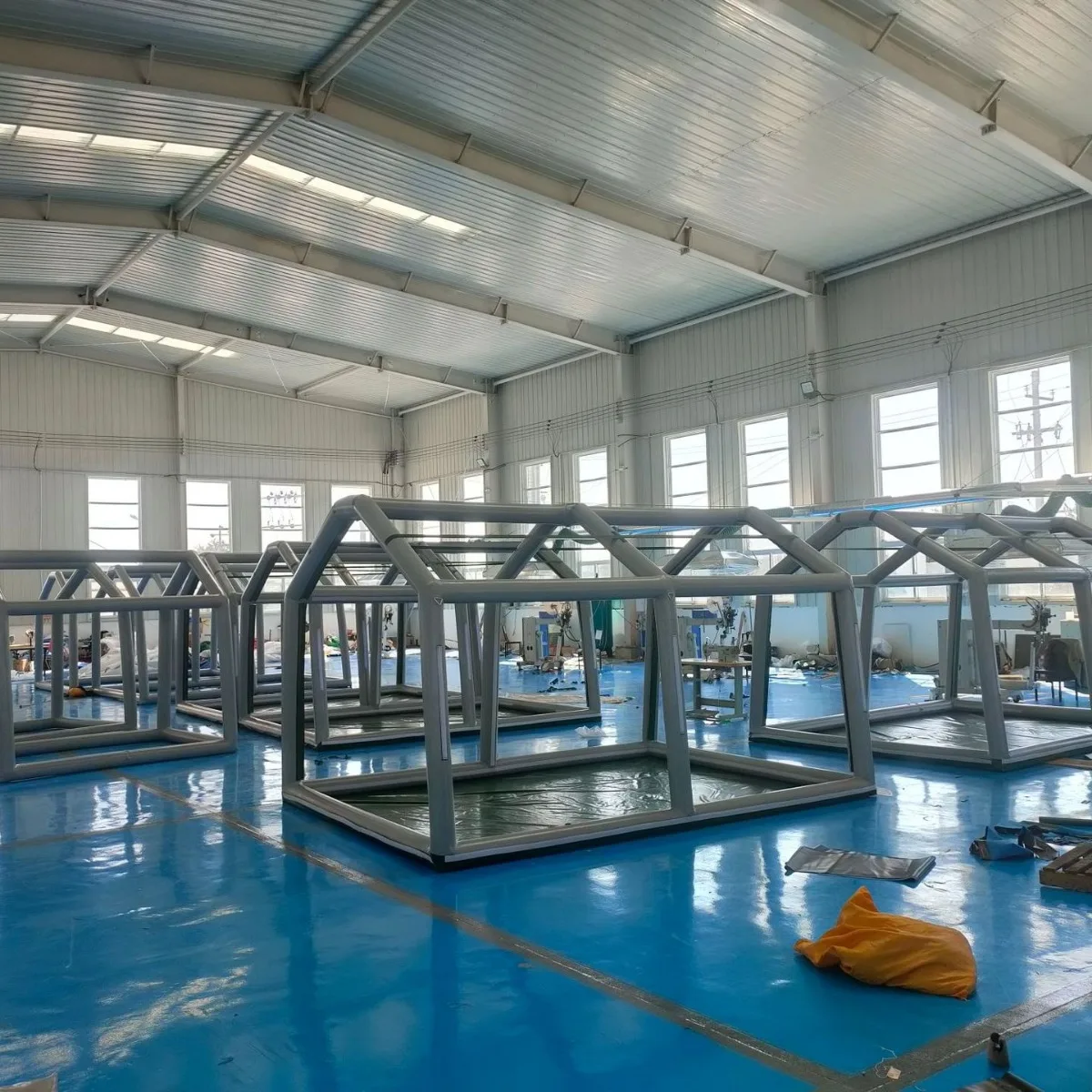 Inflatable rescue shelters tent hard climatic condition temporary emergency air shelter
