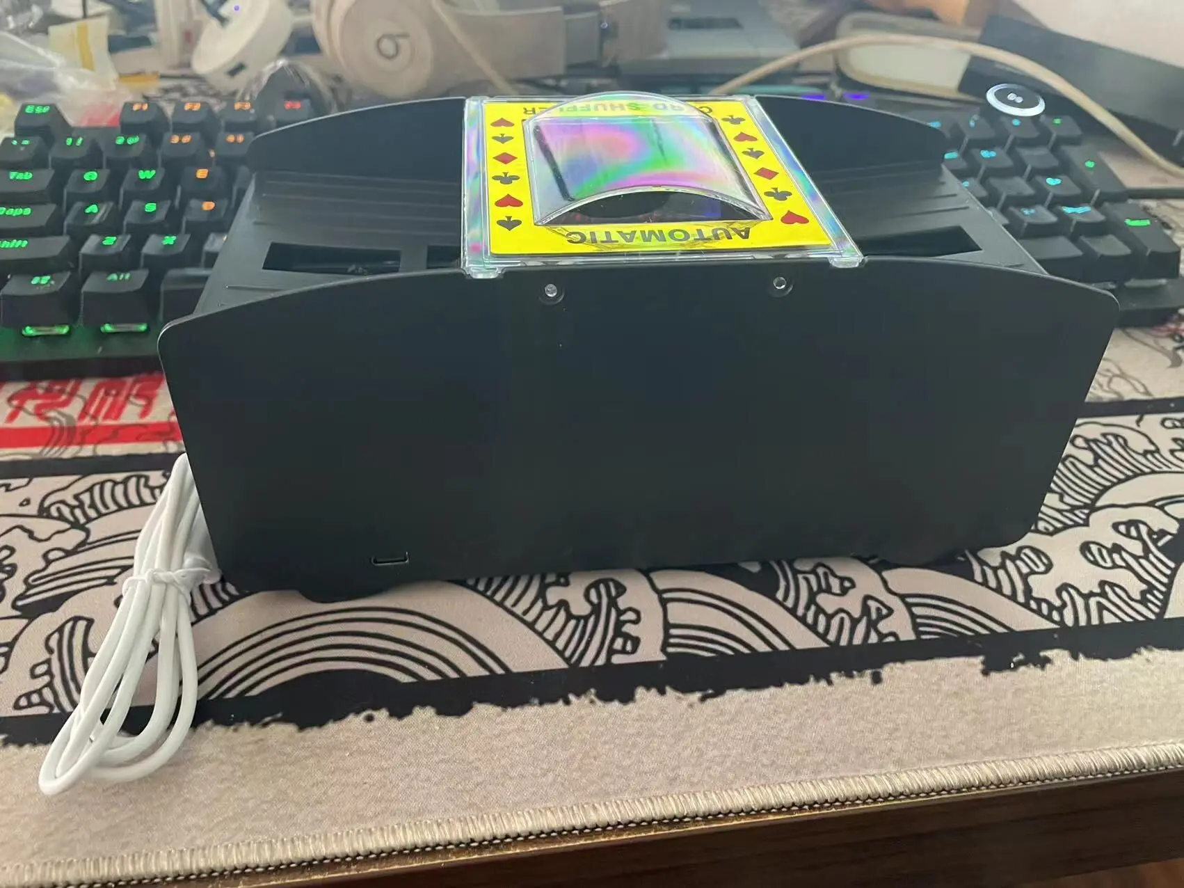 EASTOMMY Electronic Casino Poker Card Shuffling Machine,2 Deck Poker Card Shuffling Machine Battery Operated Plastic Cards Mixer