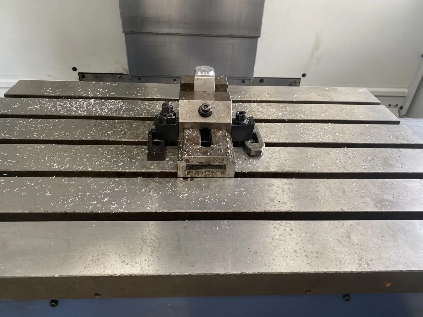  Секундной стрелки 3 оси YCM-MV86A 850 тайваньского бренда CNC Вертикальный центр