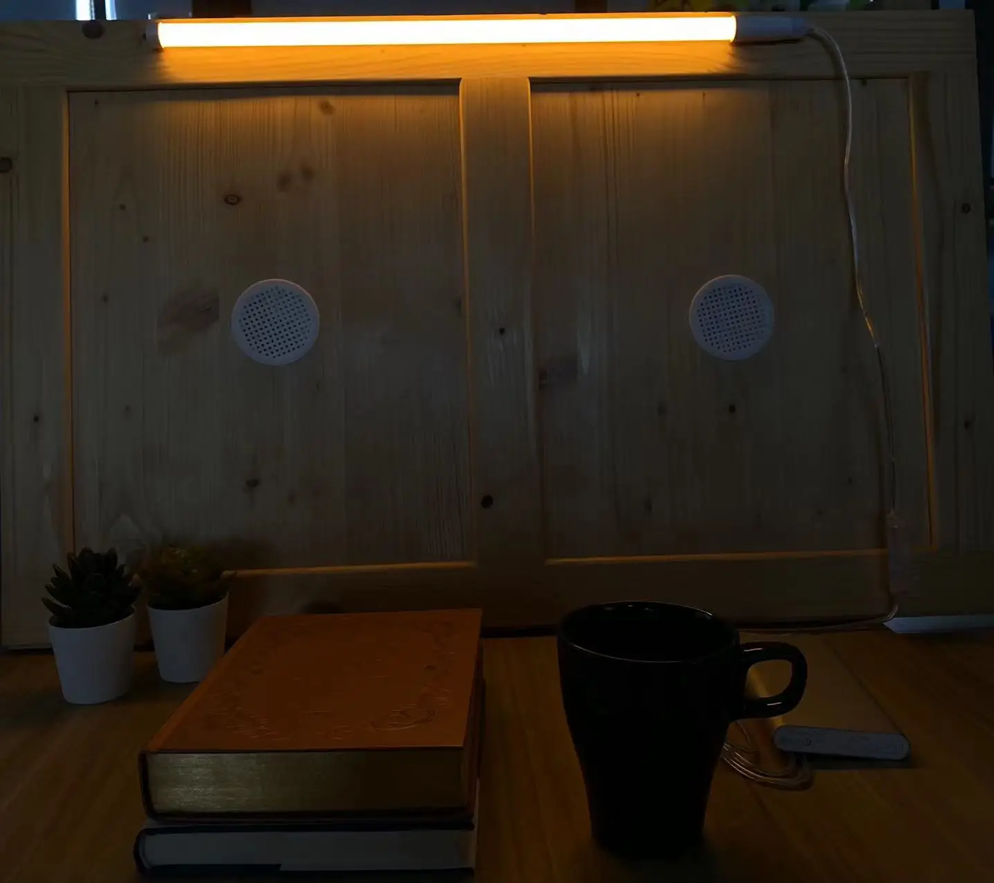 Modern feather usb study led book reading light desk side table lamp