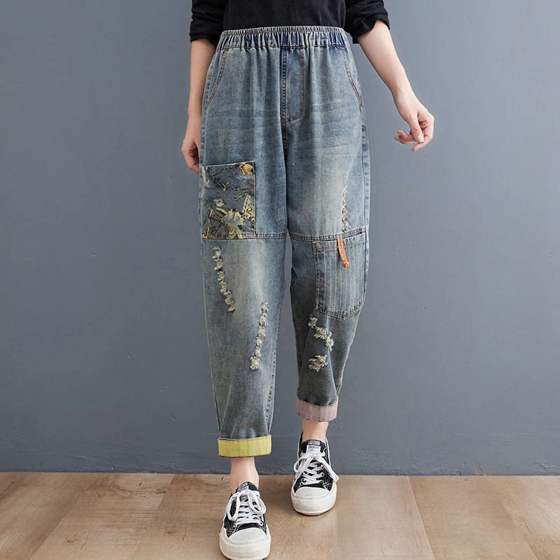 Wholesale Old Stickers Printed Denim Daddy Pants for Women In Autumn 2022 New Large Size Slim Casual 9-point Harlan Jeans