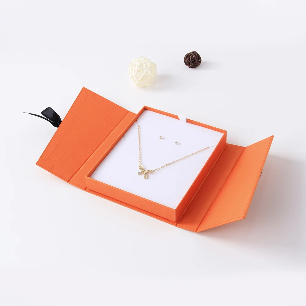 new design hot sale valentine day pre tie bow window explosion flying butterfly matcha birthday small paper gift box