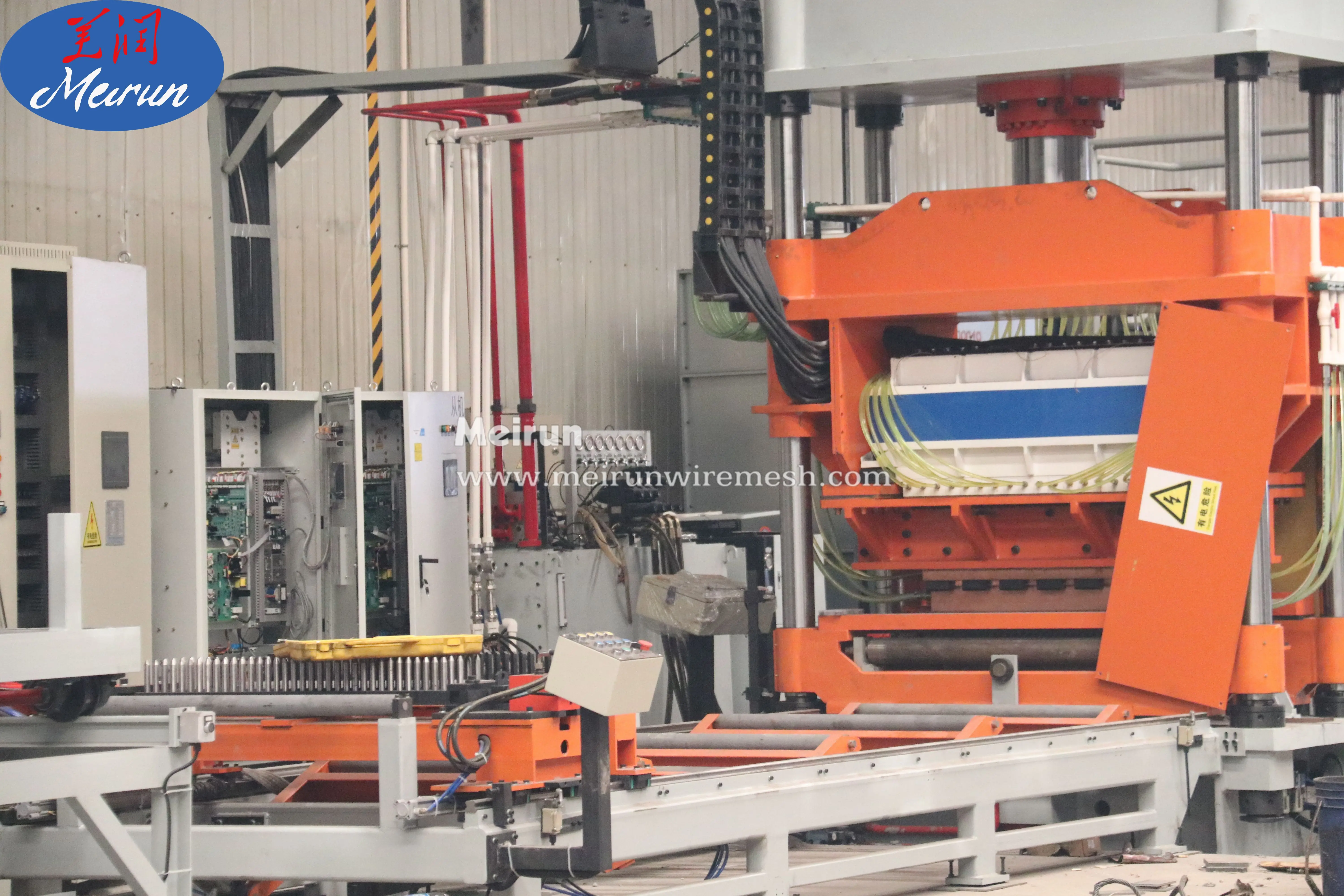 Popular in the world galvanized steel grating making machine