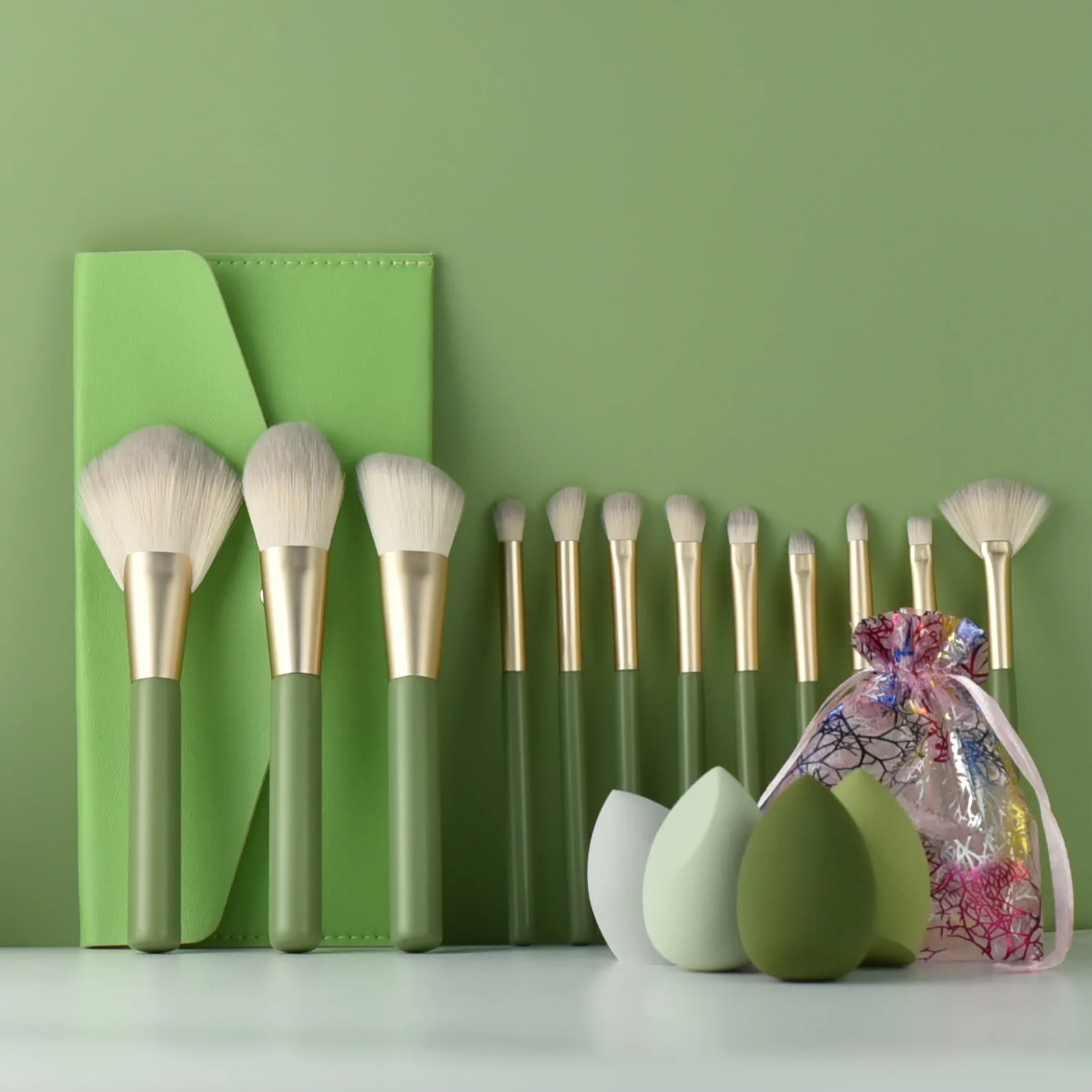 12 Pcs High Quality Vegan Synthetic Make Up Brushes Luxury Professional Private Label Makeup Brush Set With Bag Sample Dedicated