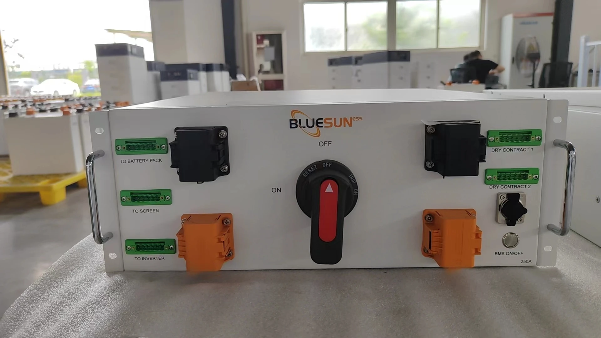 Bluesun pv combiner box lithium battery pv high voltage solar box  for solar systems