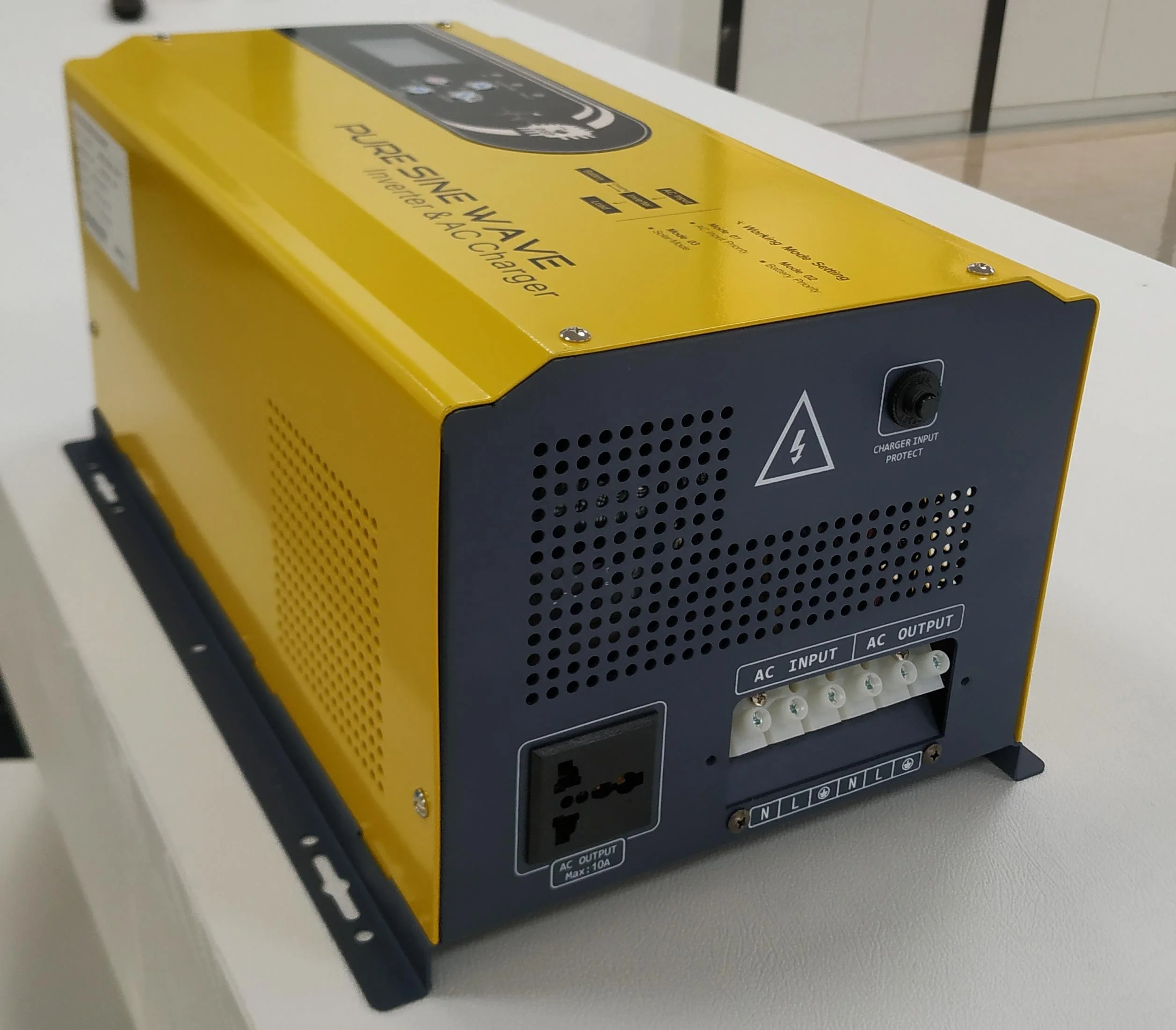 Low frequency off grid inverter 12v 24v 36v 48v Dc To Ac 110v 220v 230v 240v 4000Watt solar Pure Sine Wave Power Inverter