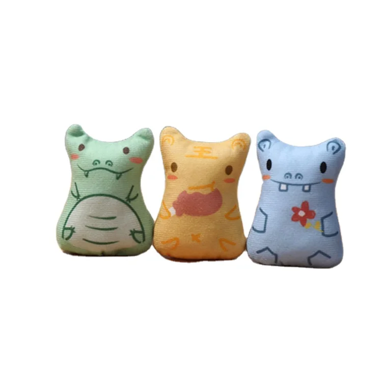 
2021 Wholesale interactive cats kittens toys Christmas gift set soft plush mouse balls cat mint chew toys with feather tails 