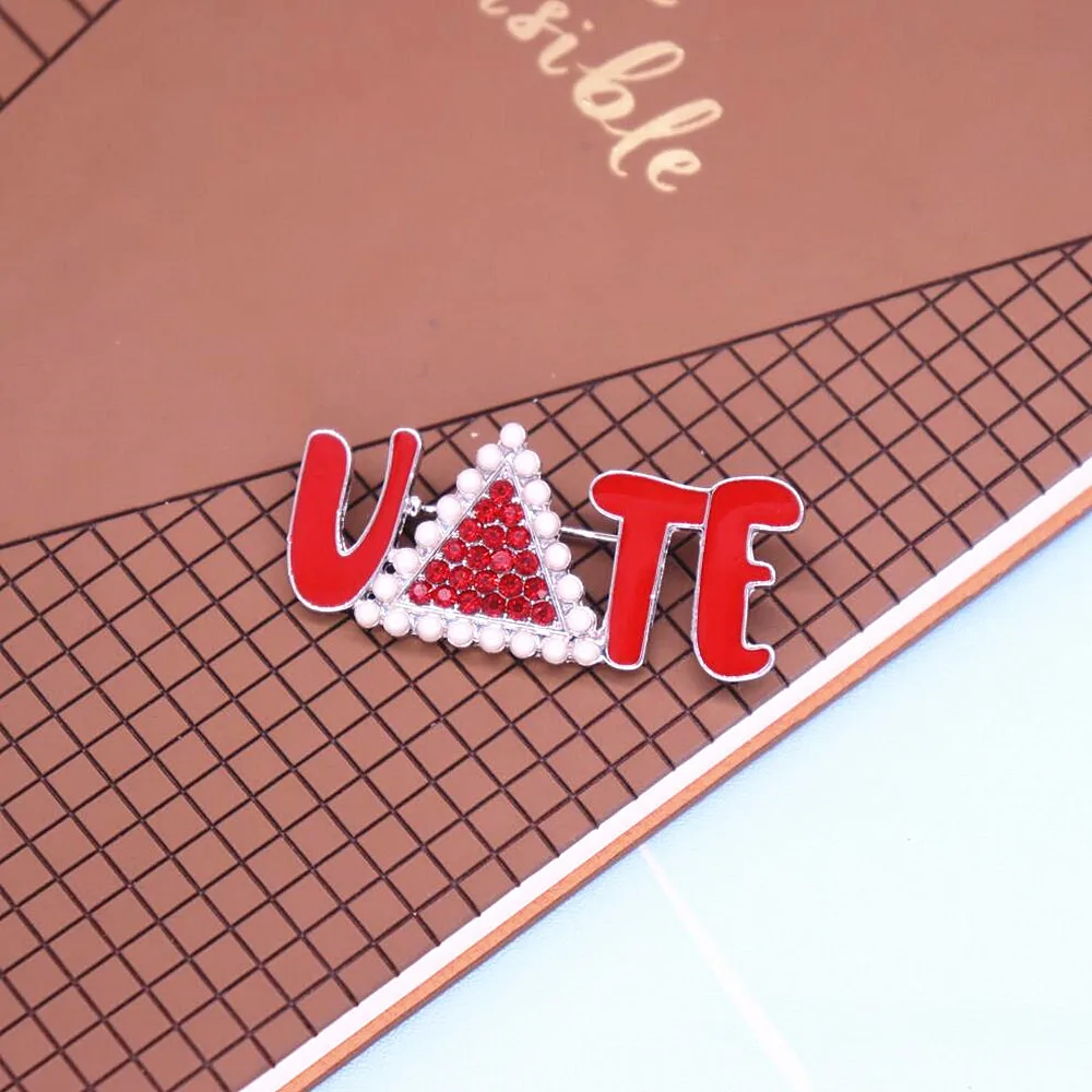 Charming Soror Red Enamel Greek Delta Sigma Theta Triangle Symbol Letter VOTE Accessory Designer Brooches Pin