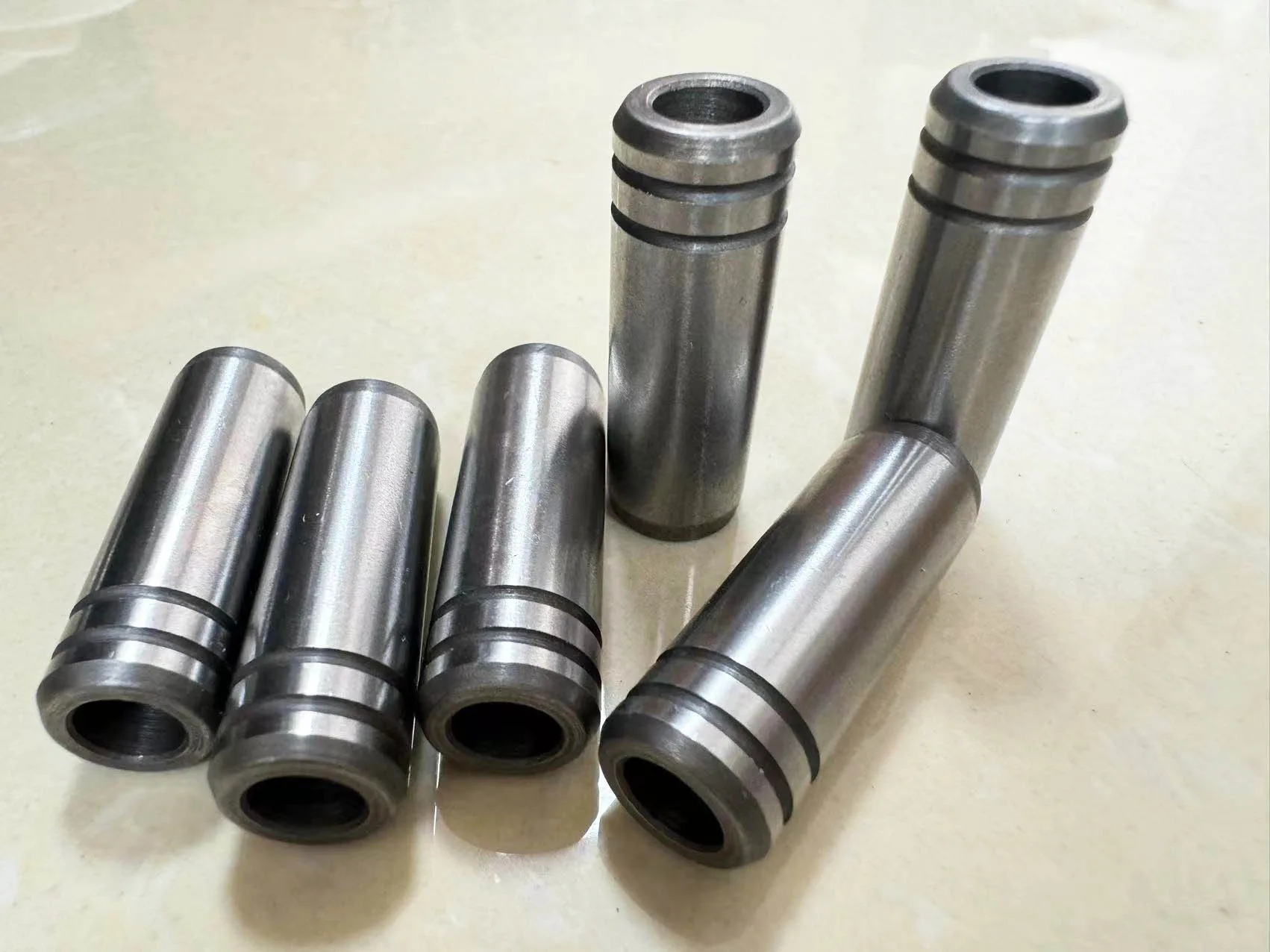 Guide Valve excavator engine parts 4JG1 valve guide repair parts overhaul kit