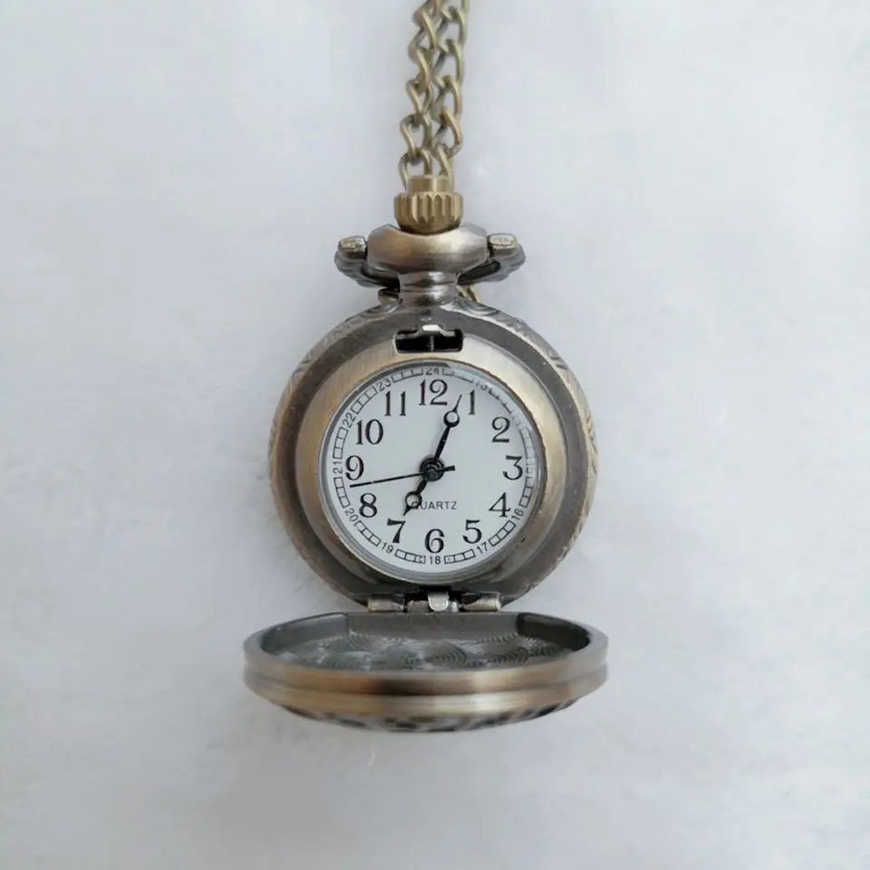 WAH485 Quartz Movement Pendant Necklace Watches Antique Bronze Zodiac Locket Style Watch