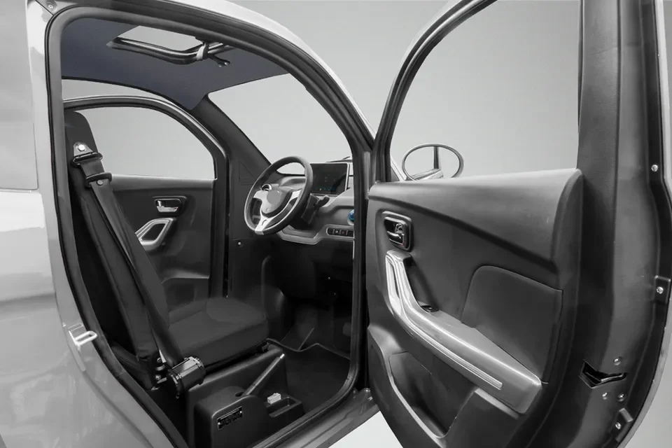 2023 wuling hongguang new mini ev 4 wheel enclosed electric scooter car solar panel electric tricycles 4 roues