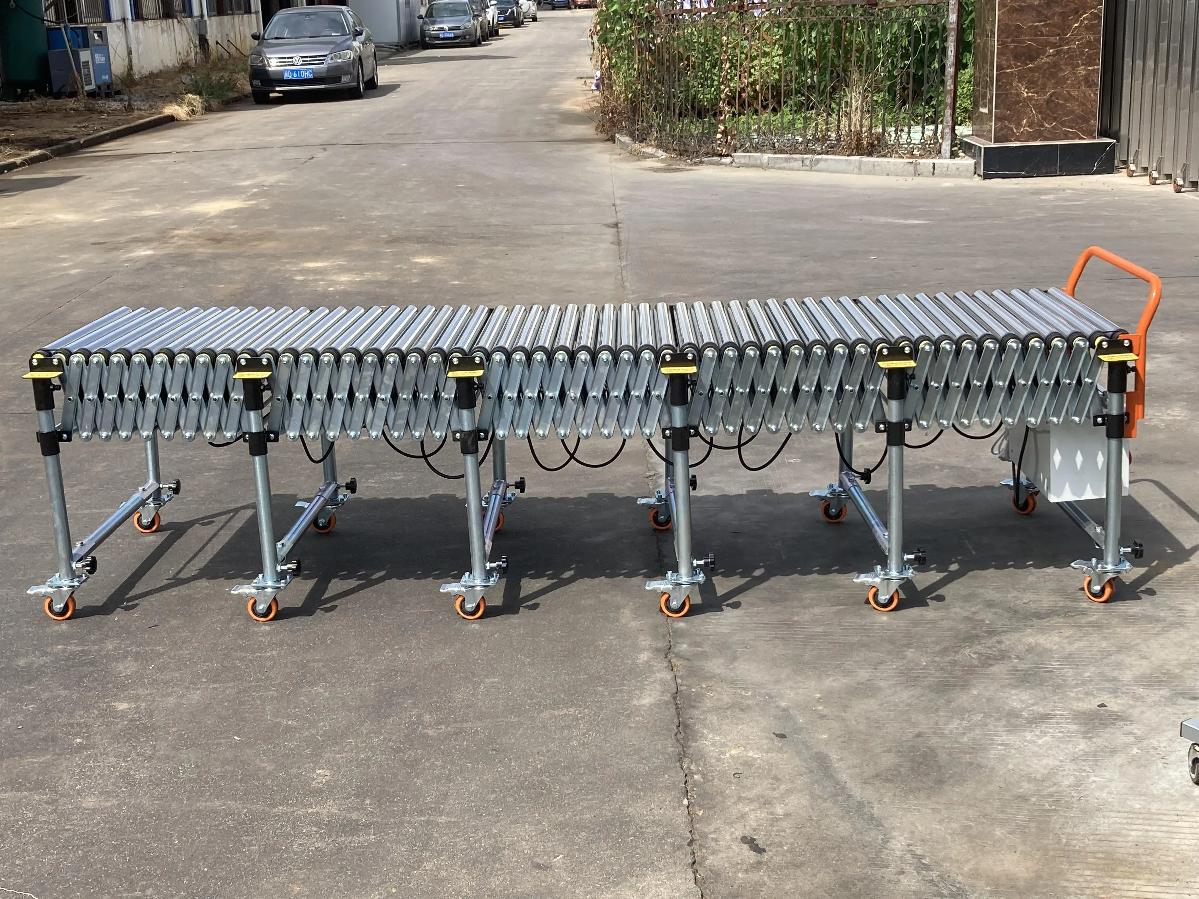 Industry Warehouse expandable stretchable gravity flexible carrier powered roller conveyor