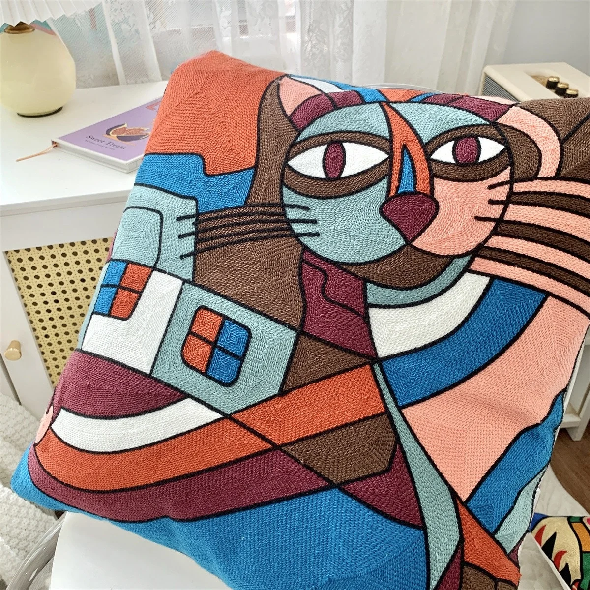 Factory Direct Sale Abstract Animal Picasso Embroidery Oil Painting Cotton Throw Pillow Case Cushion Cover For Sofa Living Room
